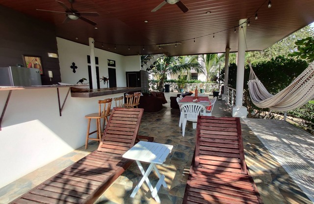 Sea View Haven - An Outdoor, Private, Half-Mile-of-Sea Retreat