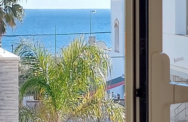Sea view apartment in Pescoluse facing the beach