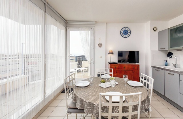 Sea view apartment Kerfissien