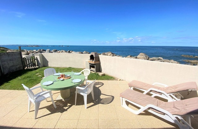 Sea View House with 2 Bedrooms