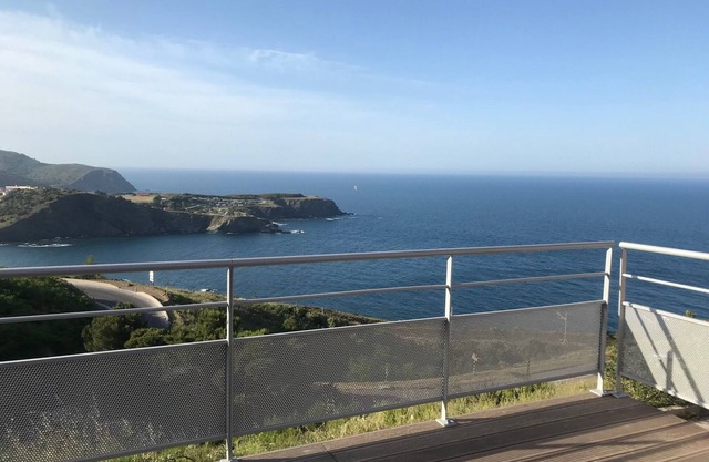 SEA VIEW HOUSE WITH TWO FULLY EQUIPPED TERRACES