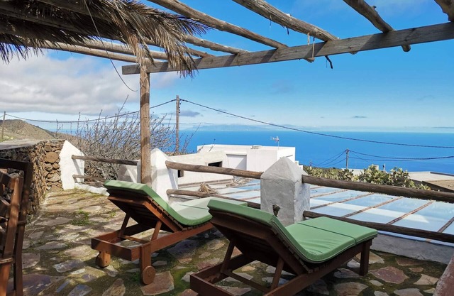 Sea Views and BBQ in this Cozy Rural House