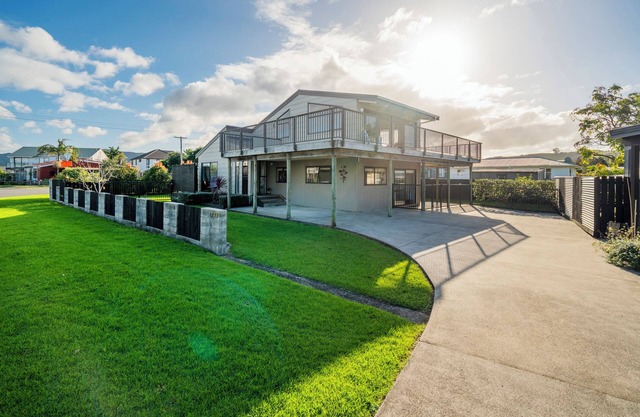Seabreeze on Cook - Whitianga Holiday Home