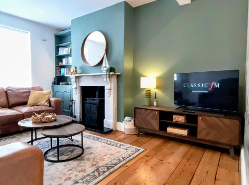 Seabreeze Pet friendly 3 bedroom house by the sea