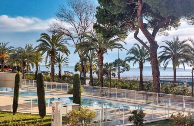 Seafront 2-room apartment - paddle included