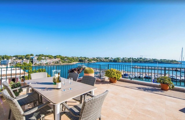Seafront Penthouse “Es Port” with Sea View, Mountain View, Wi-Fi, A/C & Balcony