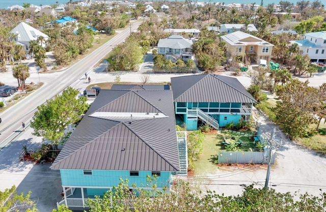 Seahorse Suites #4. A Perfect Beach Getaway!