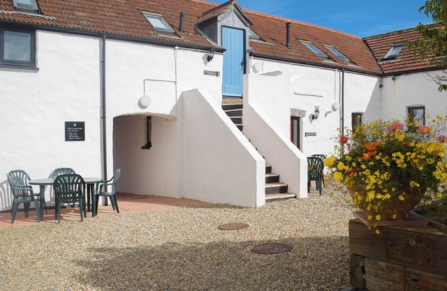 Seascape Cottage - UK6725
