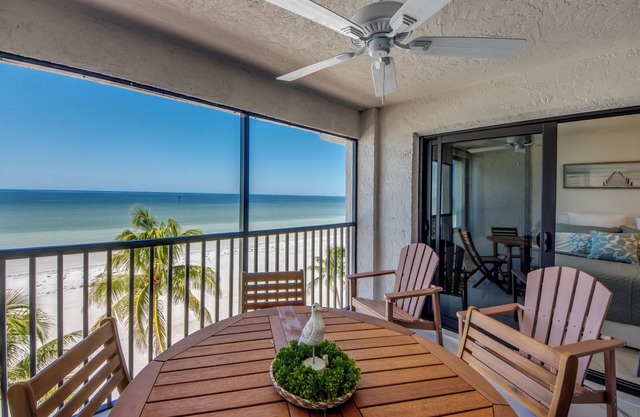 Seaside 509: Modern Top-Floor Beachfront Condo Mid-Island
