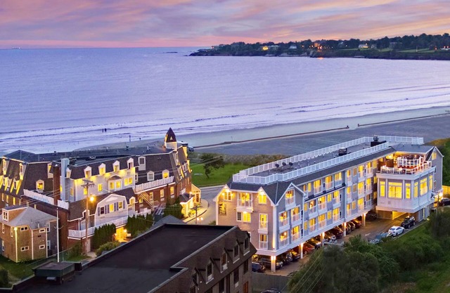 Seaside Bliss: Newport Beach 1BR Suite, Ocean View