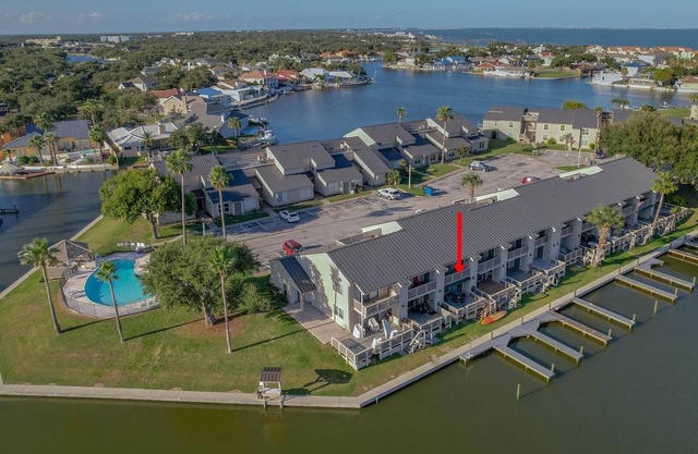 Seaside Cottage | 3 bedrooms | Waterfront |by Rose