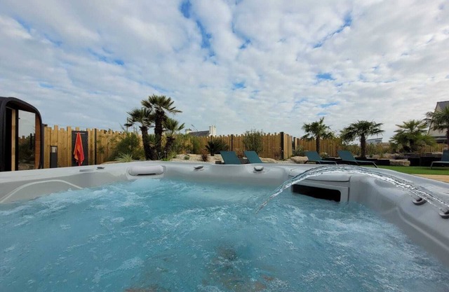 Seaside house 10 persons sauna jacuzzi