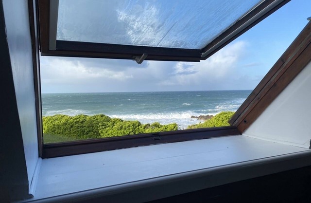 Seaside house, authentic Atlantic Brittany, close to beaches