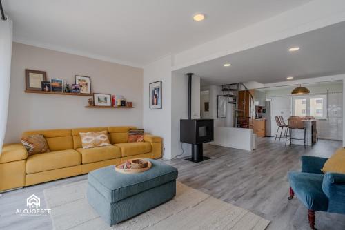 Seaside Santa Cruz- Beachfront Apt 3 BDR with BBQ