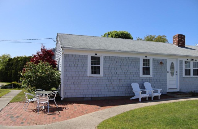 Seaside Serenity, just a block/0.1 mile away from the beach