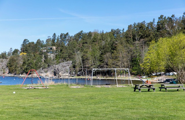 Seaside Serenity, Modern Family Retreat