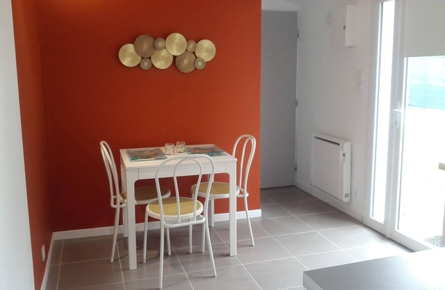 Seaside Tiny House apartment 200m from the beach