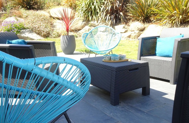 SEASIDE, THE FINE SAND BEACH ON FOOT (80M)