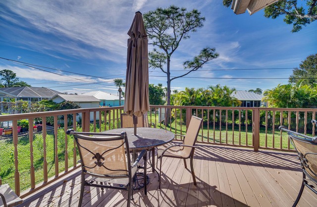 Sebastian Home w/Large Deck Near Golfing & Beach