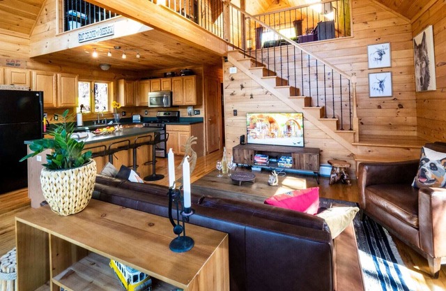 Secluded Cabin On Acres Of Woods Lake Access