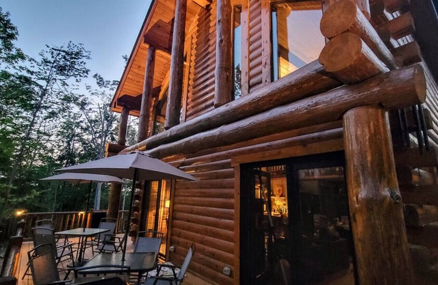 Secluded Log Cabin w/Game Room, Near Skiing & Golf