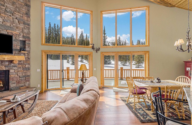 Secluded Log Cabin: 10 Acres, Soaker Tub