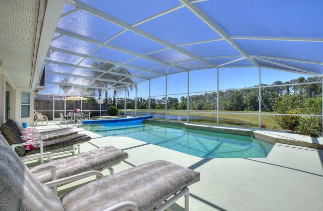Secluded Luxury Pool Home, Close to Disney w/Oversized pool Special offers now