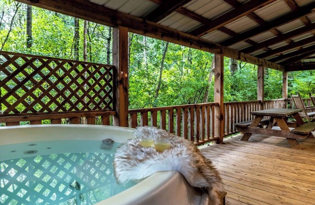 Secluded Retreat with Hot Tub, Arcade Fun