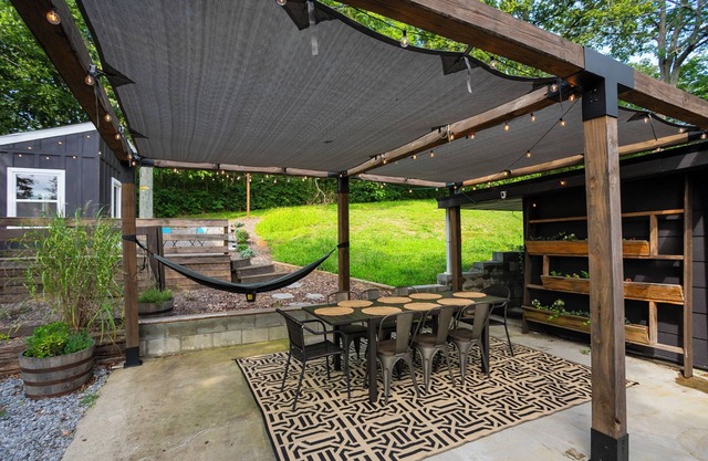 Secluded, Spacious Retreat with Sports Field - Only 13 mins to Downtown!