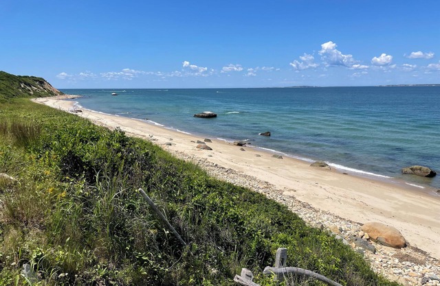 Secluded Waterfront - North Shore - Private Beach