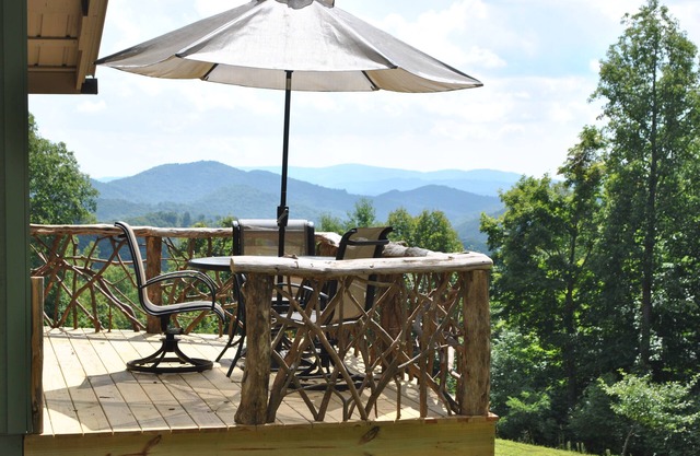 Seclusion on a Horse Farm - Million Dollar View - Ride - Hike - Fish - Sauna