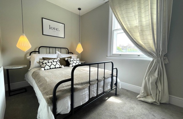 Secret Boutique Abode in Beautiful Clifton Village