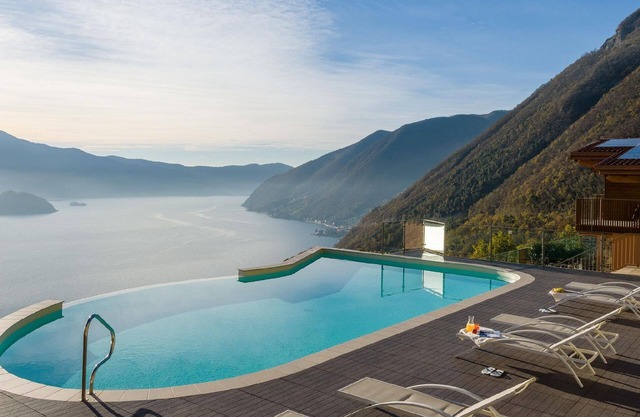Segesta - panoramic outdoor area and swimming pool