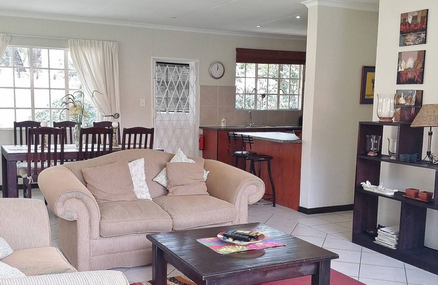 Self Catering 2 Bed 2 Bath apartment cottage