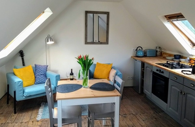 Self-contained lakeside studio - stunning views