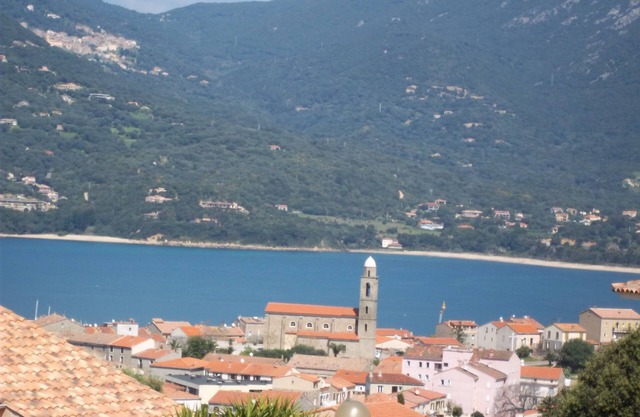 Semi-detached Villa Sea View - Private Parking - Near Town Center and Beaches