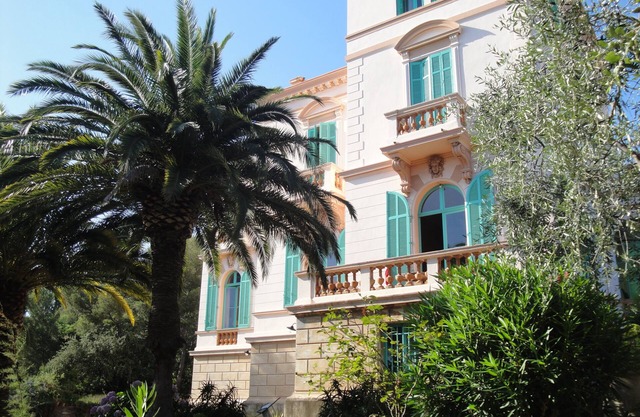 Separate apartment in beautiful ancient villa