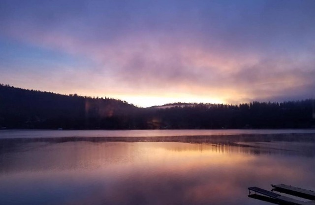 Serene 3 bedroom home on Long Lake