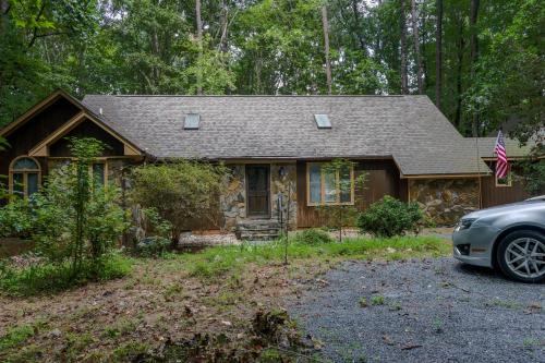 Serene Acre Retreat- in Apex near Raleigh