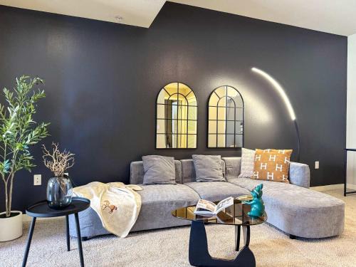 Serene APT 10 Min from Disneyland With Pool & GYM