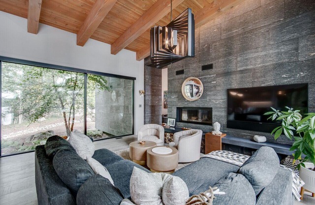 Serene Escape, Lake of Bays