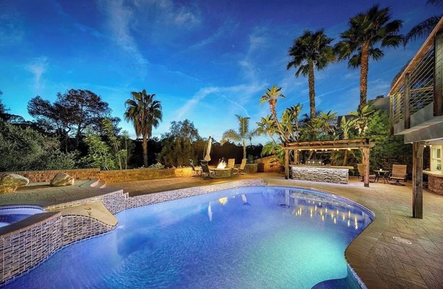 Serene hillside oasis with pool, spa, & BBQ - 20 min to beach