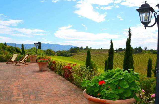 Serene Holiday Home in Stabbia with Pool, Bikes & Garden