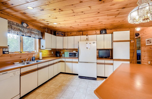 Serene Home Near Moosehead Lake w/Large Deck, Pool Table, Firepit & WiFi