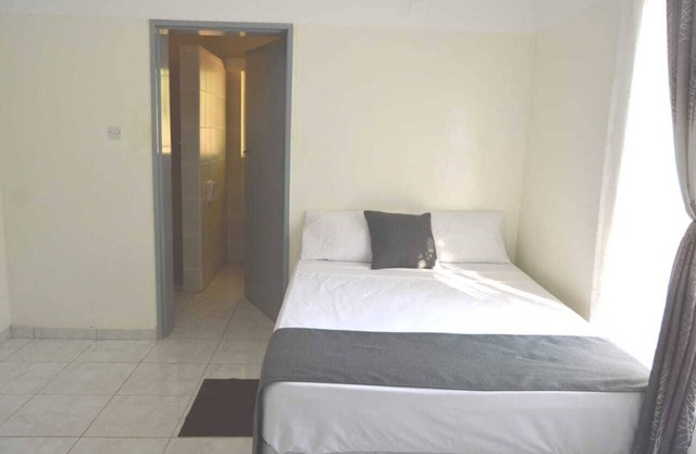 Serene spacious environment five minutes drive