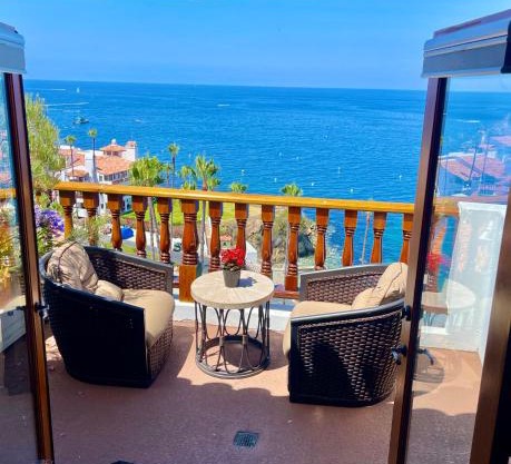 Serene Villa W Ocean Views, Gym & Pool