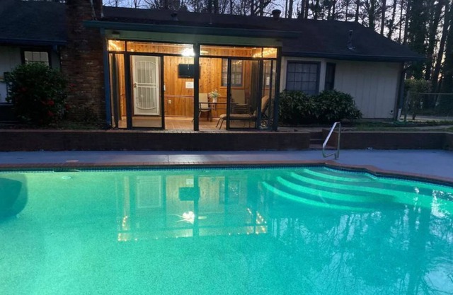 Serenity House-Beautiful Family Home With Pool