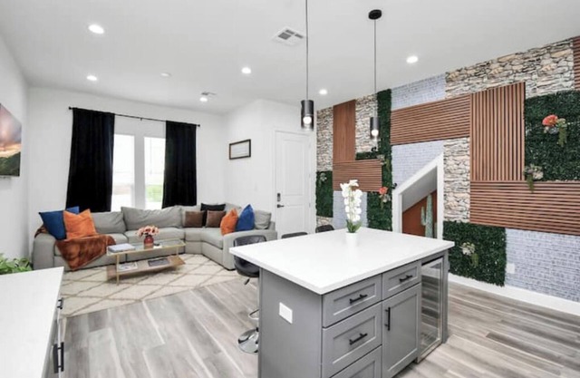 Serenity Lodge| Near Med Centernn