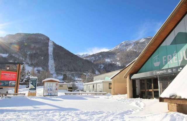 SERRE CHEVALIER: At the foot of the slopes and at the start of hiking trails