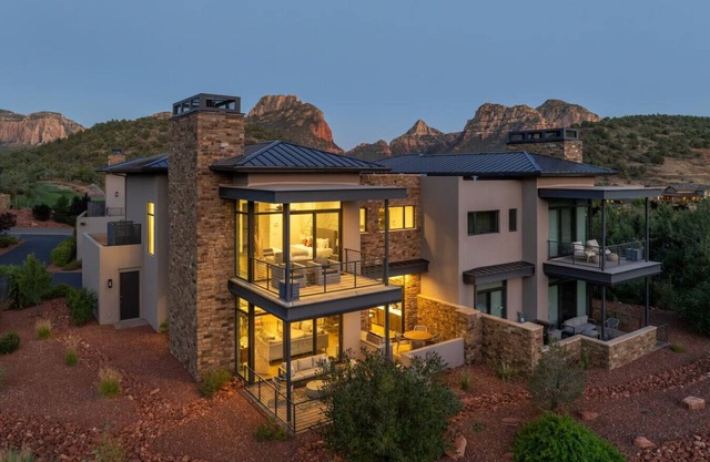 Seven Canyons Golf Club | Luxury, Chef`s Kitchen